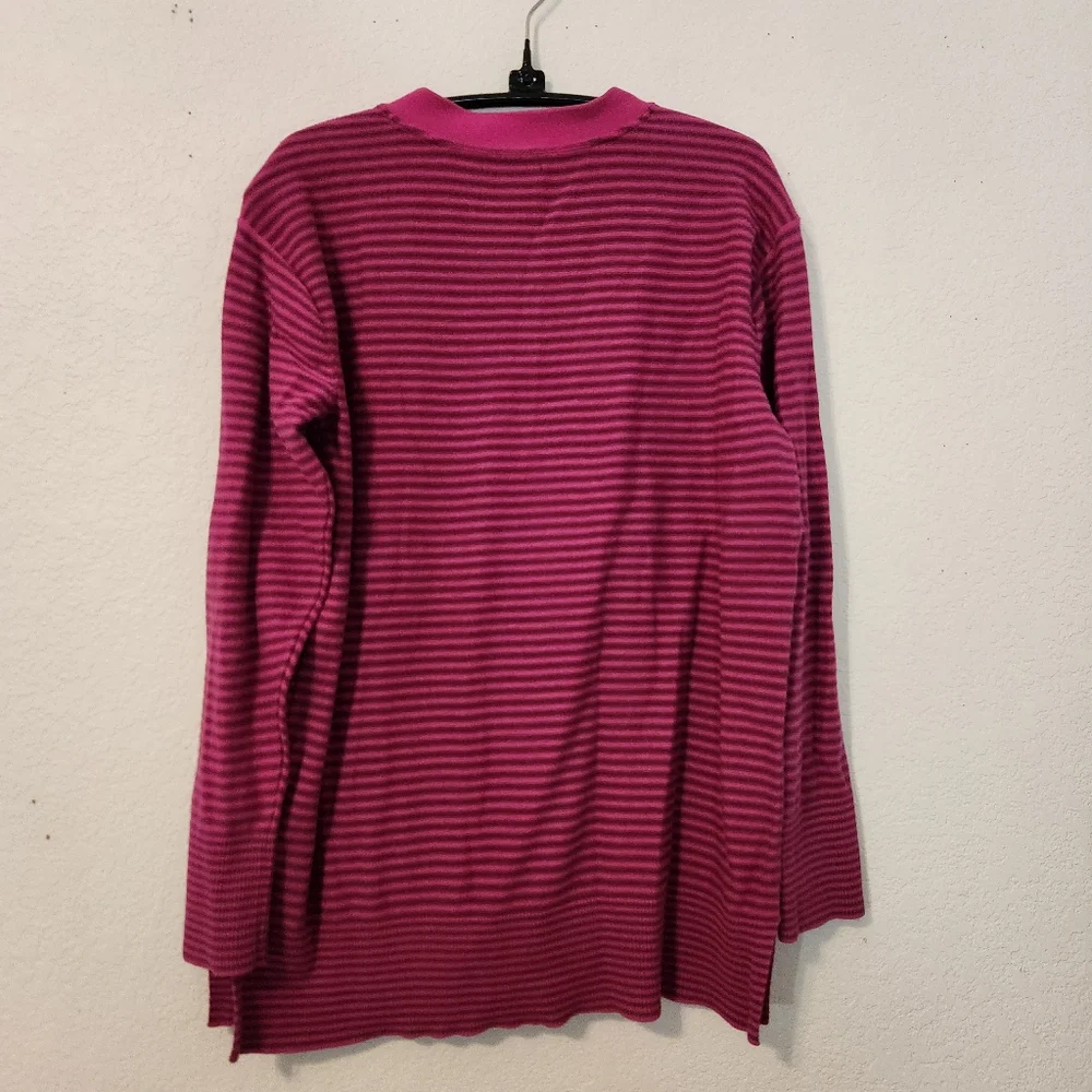 Tommy Hilfiger Pink and Purple Striped V-Neck Sweater, Size L‎